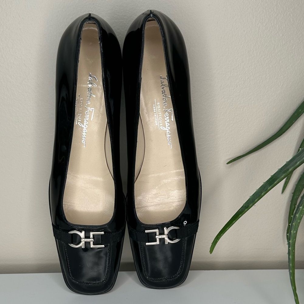 SALVATORE FERRAGAMO Vintage Letizia Black Patent Leather Loafers 7.5B | Gancini - Picture 8 of 10